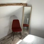 Longere Au Numero 7 Nyaraló *